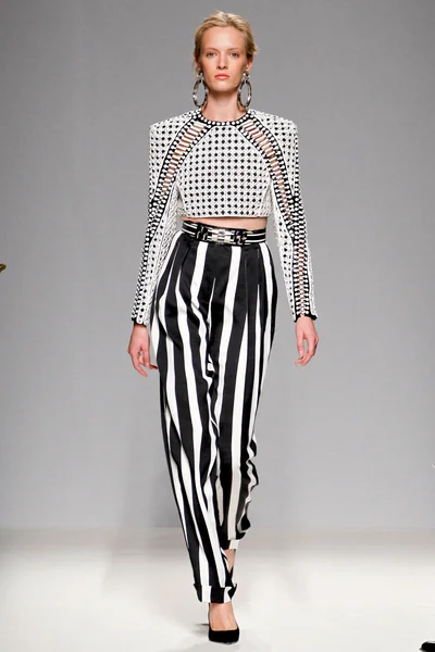 Look 35
